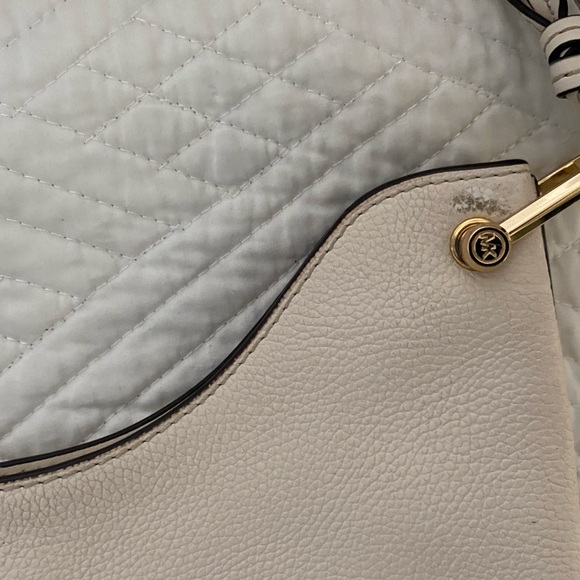 Michael Kors Joan Large Shoulder Bag - Picture 14 of 16